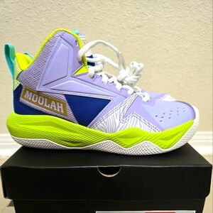 Moolah youth basketball shoes